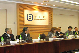 Director of the ILO Office for China and Mongolia, Ms Constance Thomas (third from left), meets Permanent Secretary for Economic Development and Labour (Labour) Mr Matthew Cheung Kin-chung, Labour Advisory Board members and other officials of the Labour Department during her visit to Hong Kong.