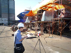职业环境卫生师评估一室外工作地点的热压力风险。