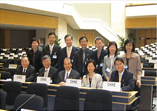 Permanent Secretary for Economic Development and Labour (Labour) Mr Matthew Cheung Kin-chung (front row, centre) and members of the tripartite team attend the 93rd Session of the International Labour Conference in Geneva, Switzerland.