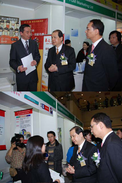 Secretary for Labour and Welfare Matthew CHEUNG Kin-chung visits the Job Fair co-organised by the Labour Department and the Hong Kong Retail Management Association in Tin Shui Wai.