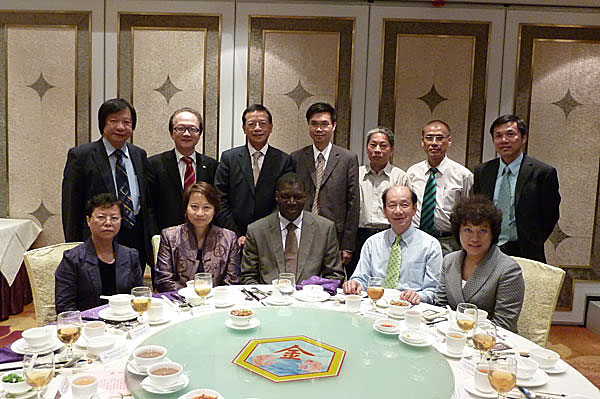 Mr Assane Diop, Executive Director of Social Protection Sector, International Labour Organisation visited and met Commissioner for Labour Mrs. Cherry Tse Ling Kit-ching and members of the Labour Advisory Board