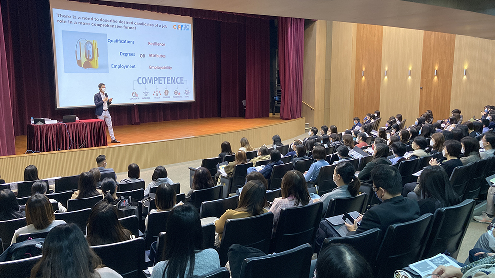 The Labour Department organised experience-sharing sessions and briefings for members of human resources managers’ clubs established in different trades