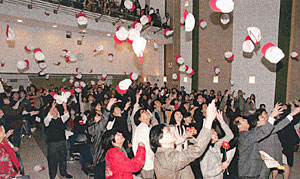 「S4」行動謝師禮。 