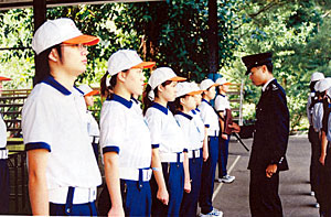 展翅學員接受領袖才能、紀律及團隊精神訓練。 