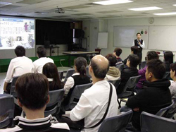 為飲食業僱主和僱員舉辦安全法例講座。